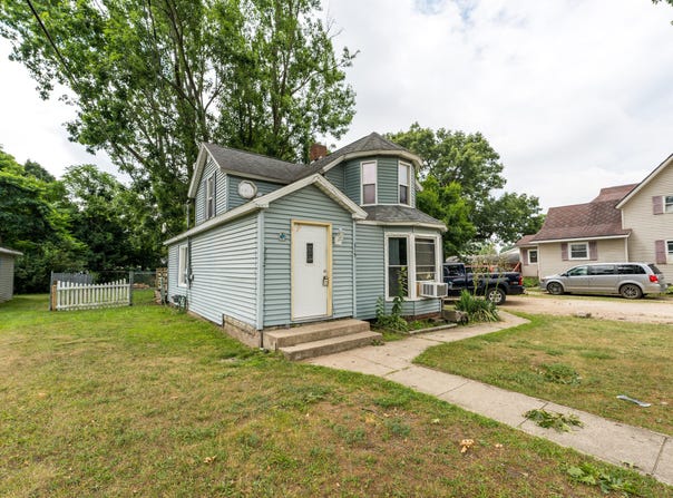 315 W Saint Marys Street, Decatur, MI 49045