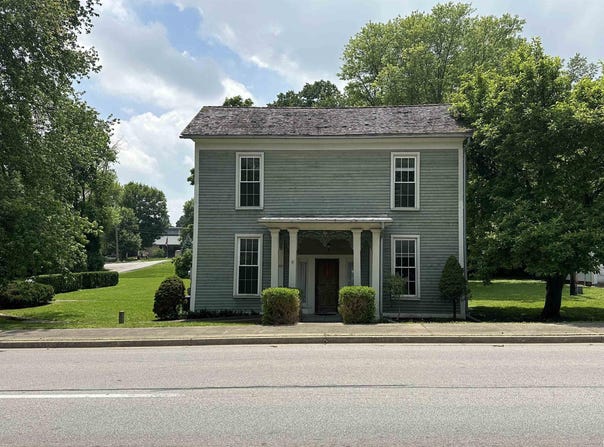 709 W Main Street, Ellettsville, IN 47429-1320