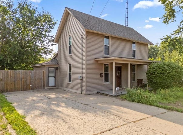 851 N Leroy Street, Fenton, MI 48430