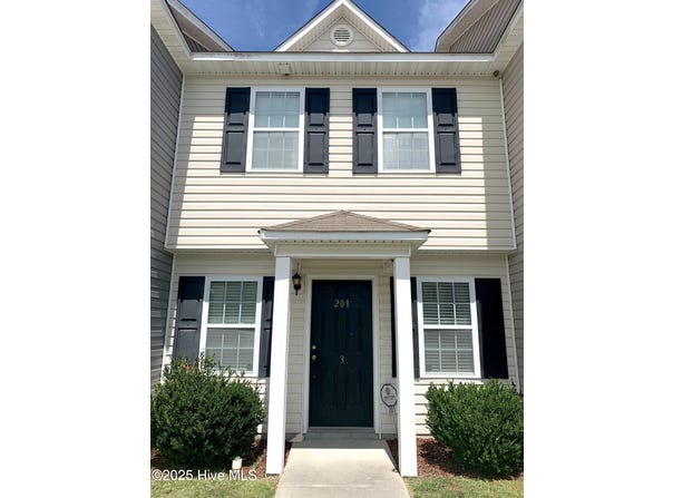 201-3 Lanieve Court, Hubert, NC 28539