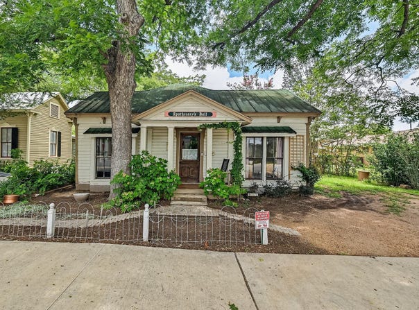 805 Main St, Bastrop, TX 78602