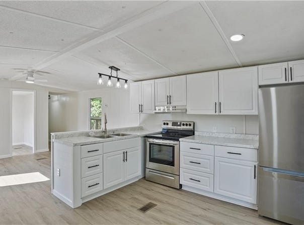 50 Sangster Road, Jesup, GA 31545
