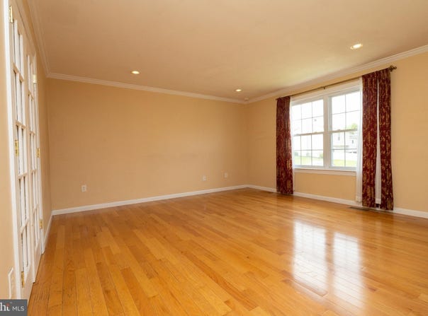 231 ROTH AVENUE, TANEYTOWN, MD 21787