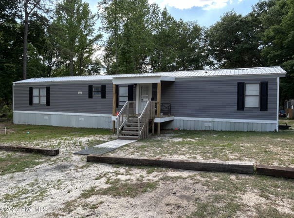 5240 Village Drive, Laurinburg, NC 28352
