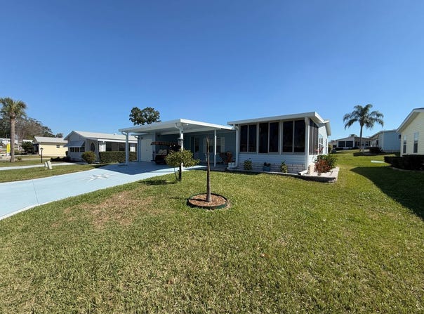 421 Palmer Dr, Lady Lake, FL 32159