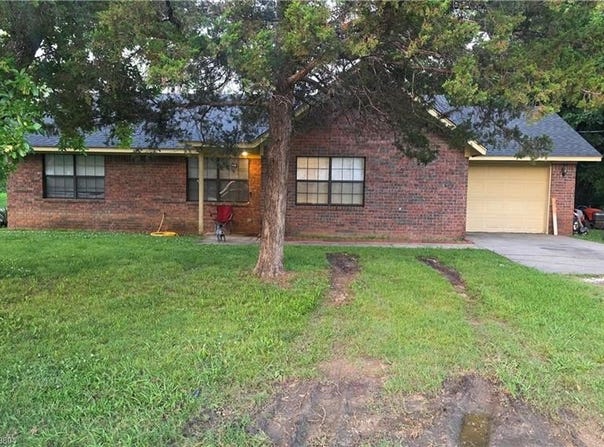 100 Hickory ST, Sallisaw, OK 74955
