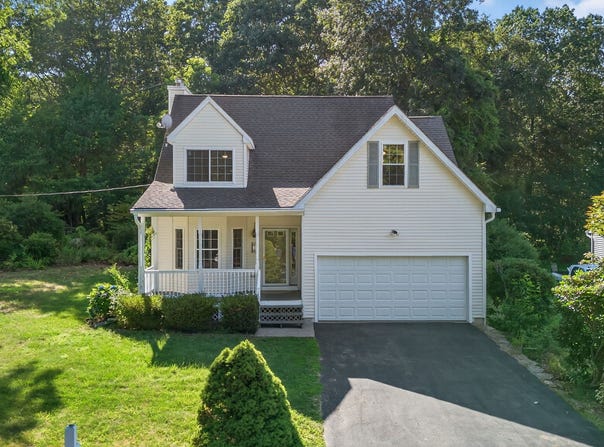62 Ridgewood Drive, Norwich, CT 06360