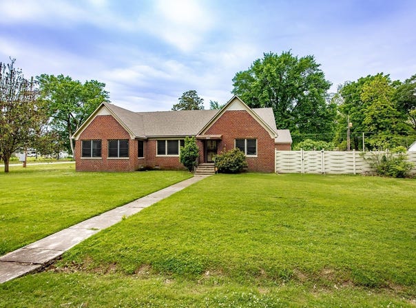 201 NE 4th Street, England, AR 72046