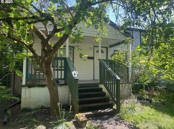239 D ST, Springfield, OR 97477