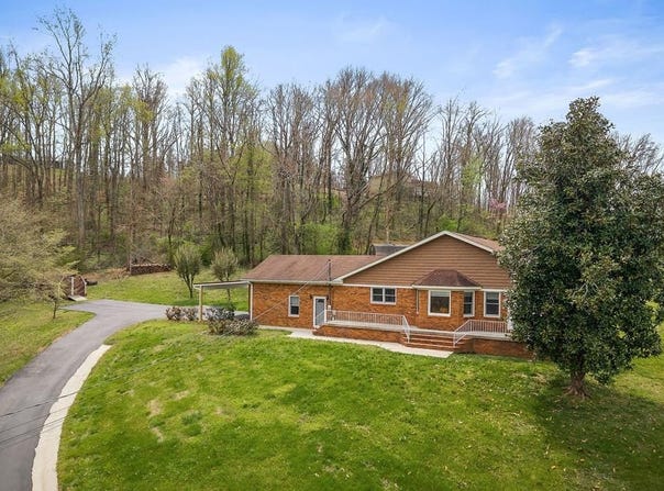 817 Peach Dr, LIVINGSTON, TN 38570