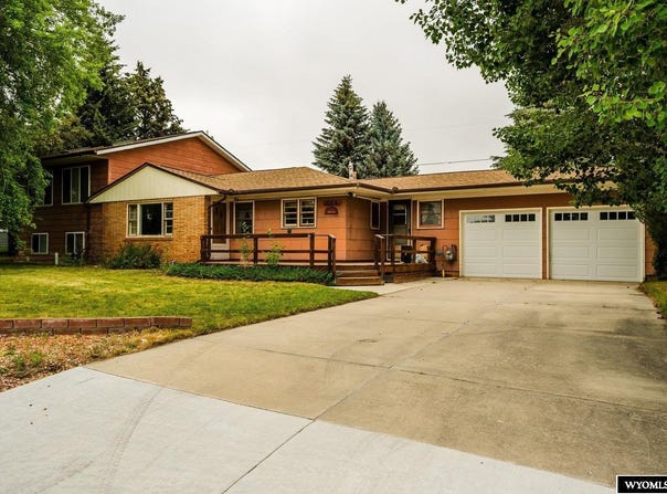 178 Sunset Avenue, Buffalo, WY 82834