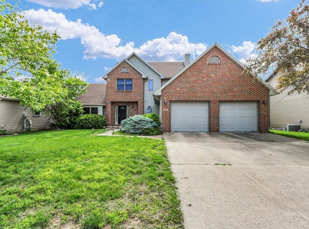 800 Lavender Drive, Savoy, IL 61874