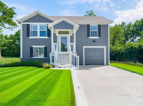 4724 E 135th Court, Grandview, MO 64030