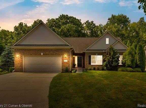 27099 Celtic Drive, Flat Rock, MI 48134