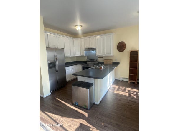 4 West Rose Ct, Great Barrington, MA 01230