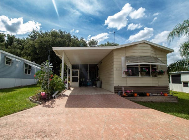 352 Oak Harbor CMP, Haines City, FL 33844