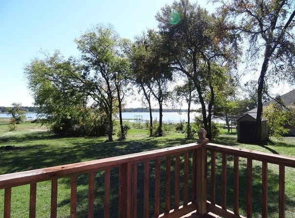 210 Overlook Trail, Gun Barrel City, TX 75156