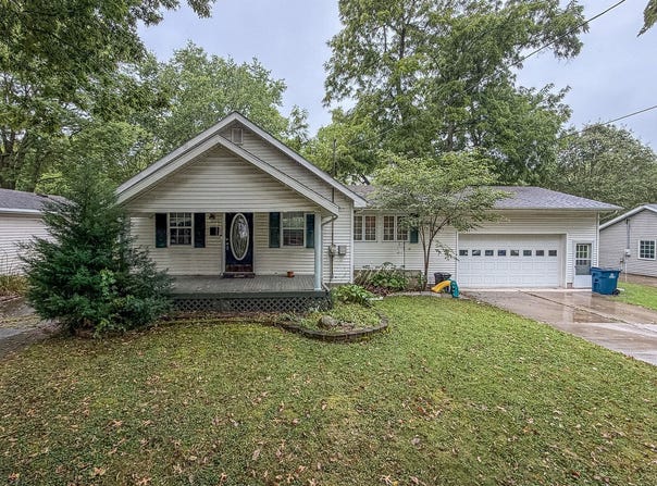 1020 N Walnut Street, Monticello, IL 61856
