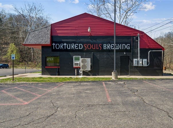 715 Craigdell Rd, New Kensington, PA 15068