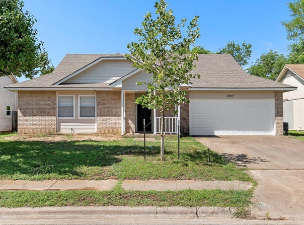 1207 York Castle DR, Pflugerville, TX 78660