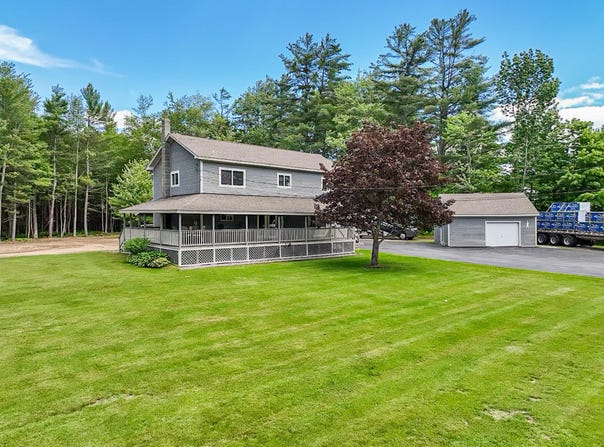 198 Ridge Road, Peru, ME 04290