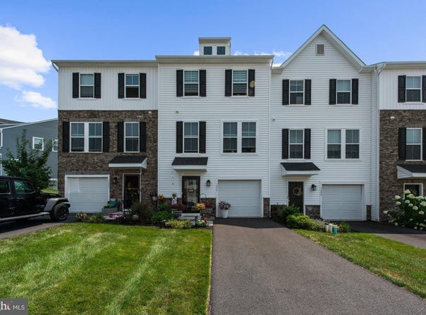 7555 CLAYTON AVENUE, COOPERSBURG, PA 18036