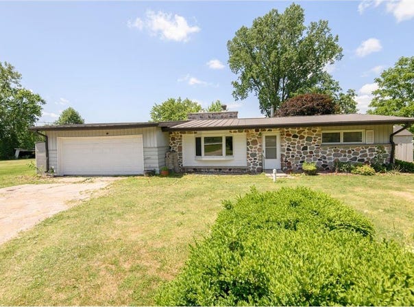 W224s9735 Big Bend Drive, Vernon, WI 53103