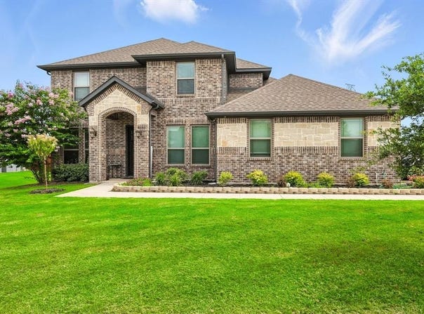 180 Sapphire Lane, Waxahachie, TX 75165