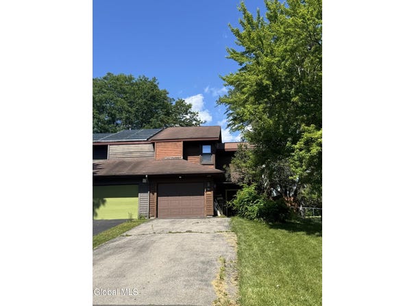 36 Eton Drive, Bethlehem, NY 12159