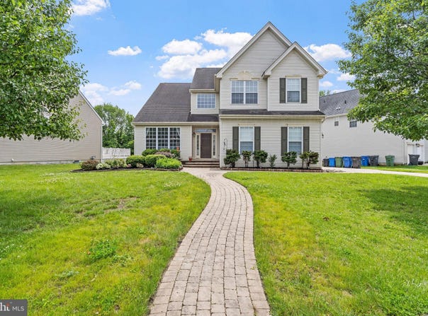 209 WINDSOR DRIVE, SWEDESBORO, NJ 08085