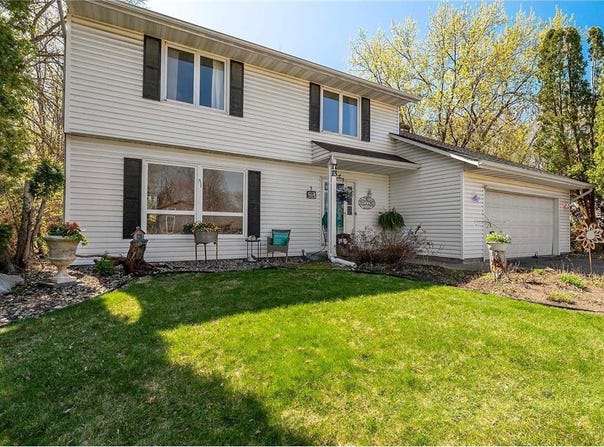 1713 James Place, Burnsville, MN 55337