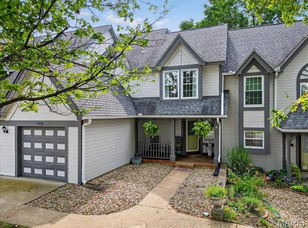 5498 Bourbeuse Common, Weldon Spring, MO 63304