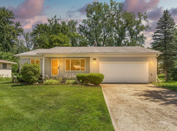 4254 Strathcona Drive, Highland, MI 48357