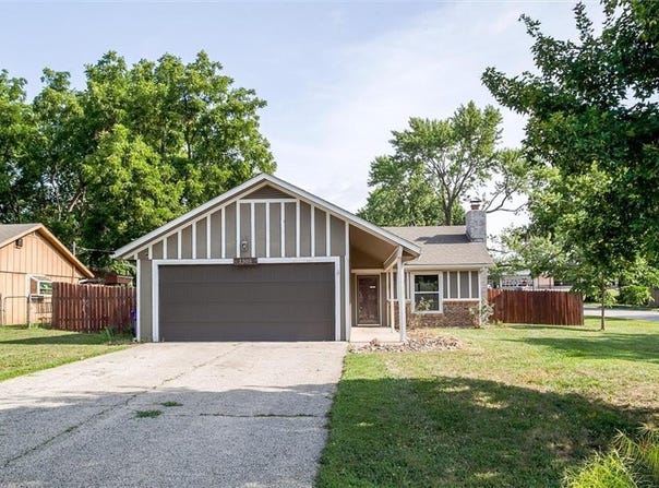 1504 W Wabash Street, Olathe, KS 66061