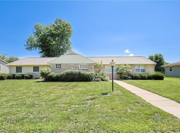 3331 Mueller Lane, St Joseph, MO 64506