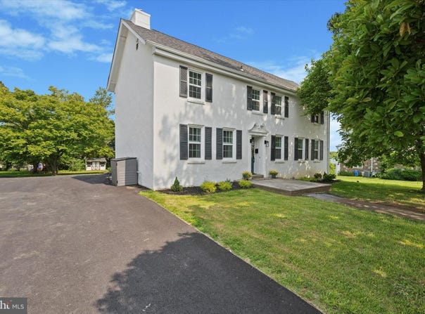 1410 BUTLER PIKE, CONSHOHOCKEN, PA 19428