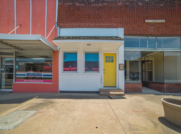 1024 Military Avenue, Baxter Springs, KS 66713