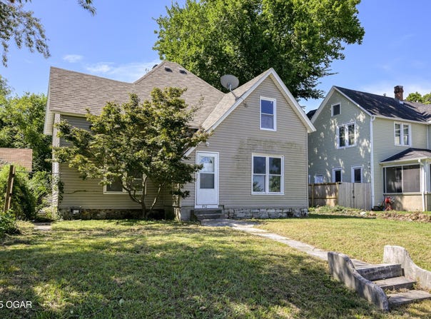 912 Olive Street, Carthage, MO 64836