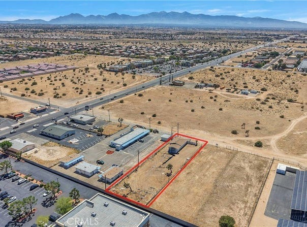 9777 Tamarisk Avenue, Hesperia, CA 92345