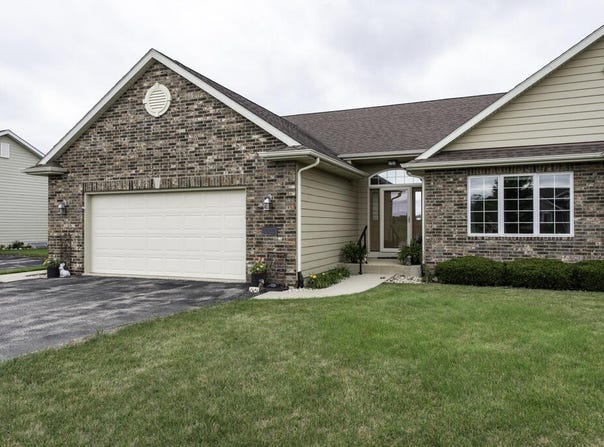 8952 62nd Ave, Pleasant Prairie, WI 53158