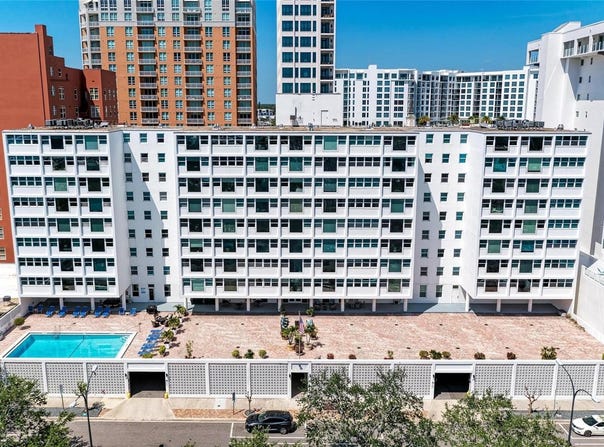 33 S GULFSTREAM AVENUE, SARASOTA, FL 34236
