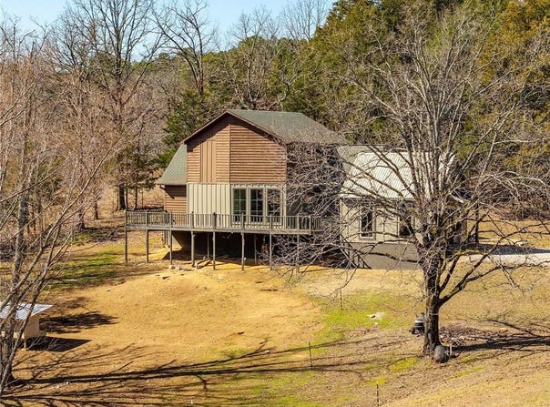 609 Candlelight  LN, Cedarville, AR 72932