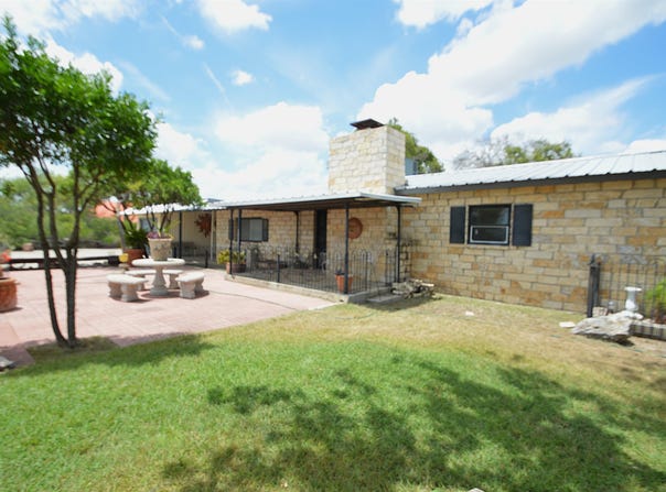 806 Camino Real, Del Rio, TX 78840