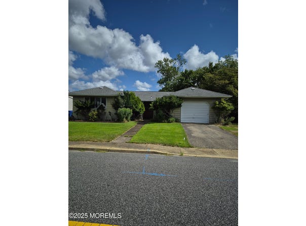 62 Barbados Drive S, Toms River, NJ 08757