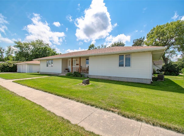 522 N 10th Street, Winterset, IA 50273