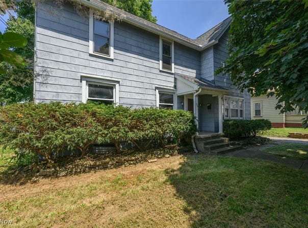 325 W Maple Street, North Canton, OH 44720