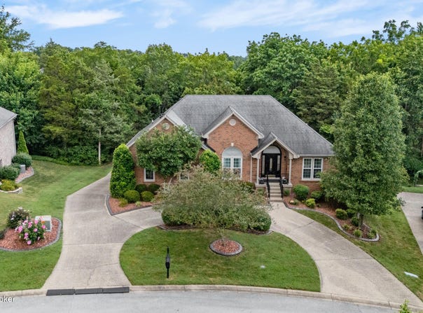 4607 Dove Lake Ct, Louisville, KY 40299