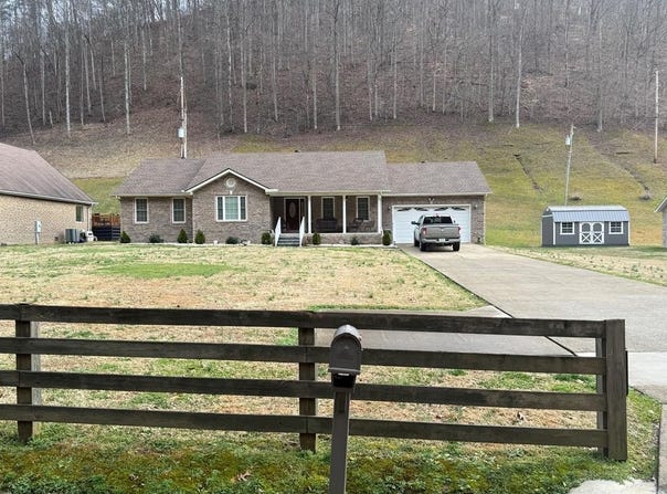 414 Hunts Fork, Dana, KY 41615