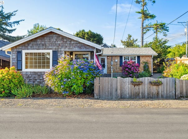 108 W JEFFERSON ST, Cannon Beach, OR 97110