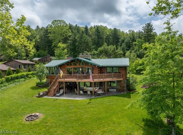 9645 Lakewood Drive NE, Mineral City, OH 44656